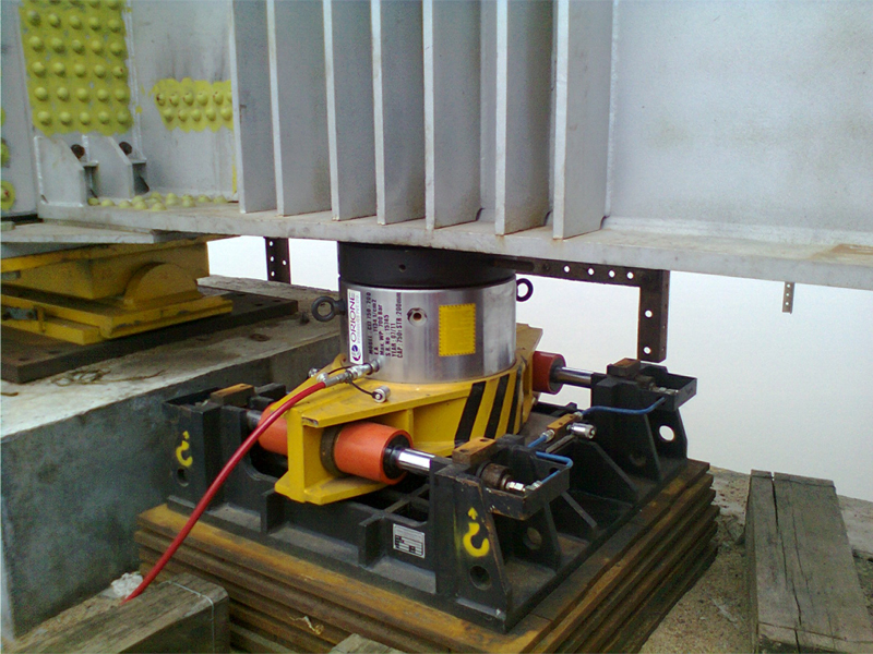 Hydraulic Traversing System